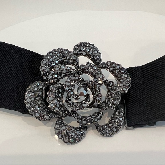 BLACK ELASTIC BELT WITH FLORAL EMBELLISHED CLOSURE ONE SIZE main image 11